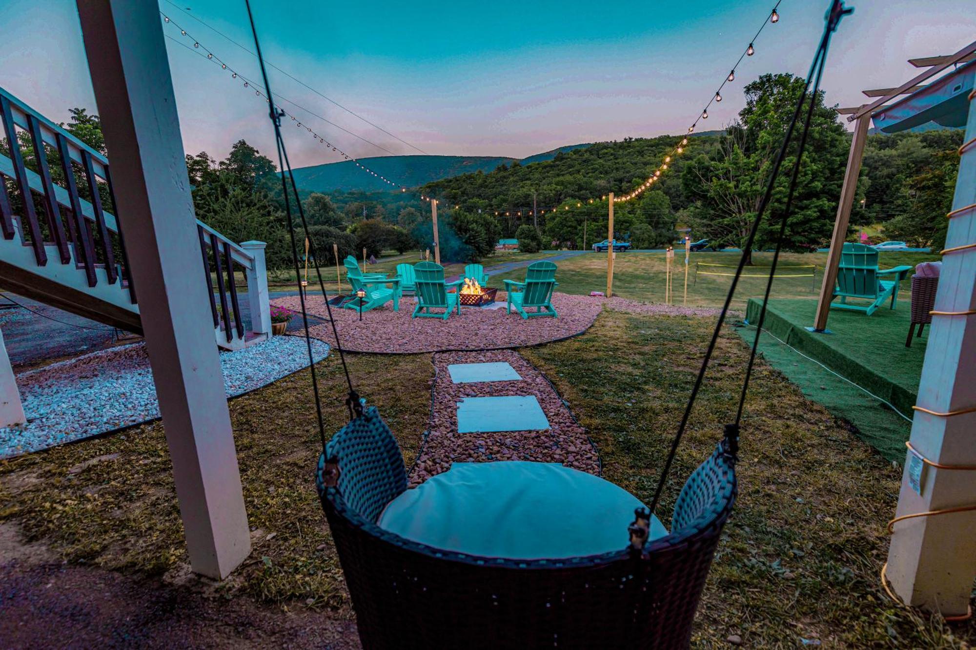 הוט ספרינגס Carloover Vista: Mountain Escape מראה חיצוני תמונה